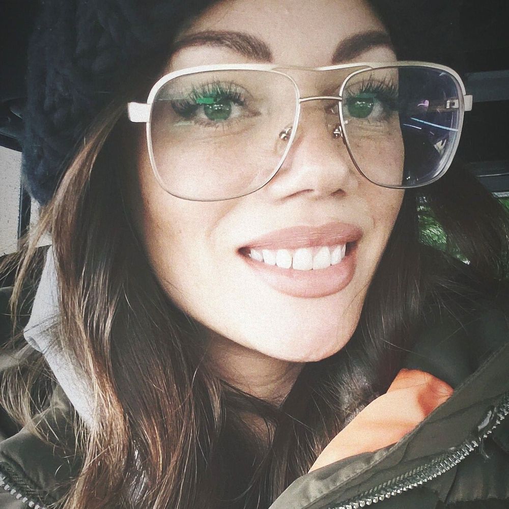 Meet your Posher, Jenascia